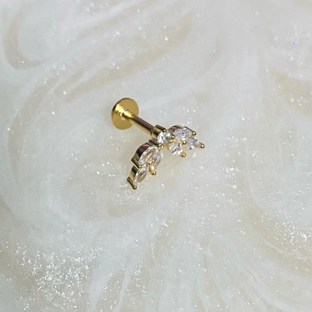 Elegant Gold and zircon Leaf Stud Earring
